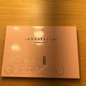 Nicole Guerriero x ABH glow kit